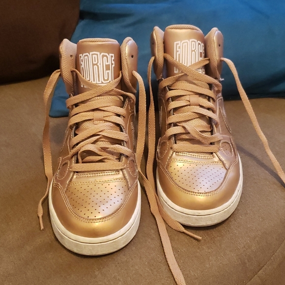 Nike Shoes - Picture 3 of 5